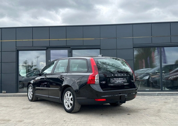 Volvo V50 cena 17900 przebieg: 250000, rok produkcji 2009 z Polanica-Zdrój małe 352